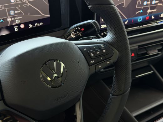 Volkswagen Tiguan 1.5 eHYBRID 272 PK NW AUTO R-LINE VW.TREKHAAK BLACK PANO XL.NAVI STOEL/STUUR VERW. BLACK.STYLE 36... ActivLease financial lease