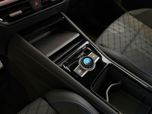 Volkswagen Tiguan 1.5 eHYBRID 272 PK NW AUTO R-LINE VW.TREKHAAK BLACK PANO XL.NAVI STOEL/STUUR VERW. BLACK.STYLE 36... ActivLease financial lease