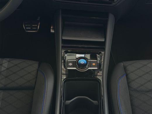 Volkswagen Tiguan 1.5 eHYBRID 272 PK NW AUTO R-LINE VW.TREKHAAK BLACK PANO XL.NAVI STOEL/STUUR VERW. BLACK.STYLE 36... ActivLease financial lease