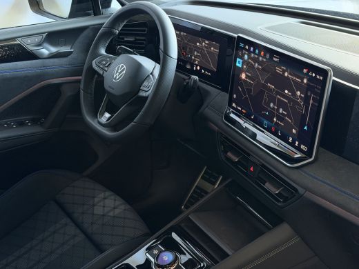 Volkswagen Tiguan 1.5 eHYBRID 272 PK NW AUTO R-LINE VW.TREKHAAK BLACK PANO XL.NAVI STOEL/STUUR VERW. BLACK.STYLE 36... ActivLease financial lease