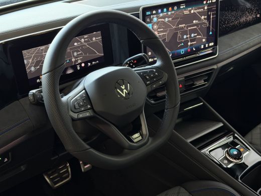 Volkswagen Tiguan 1.5 eHYBRID 272 PK NW AUTO R-LINE VW.TREKHAAK BLACK PANO XL.NAVI STOEL/STUUR VERW. BLACK.STYLE 36... ActivLease financial lease