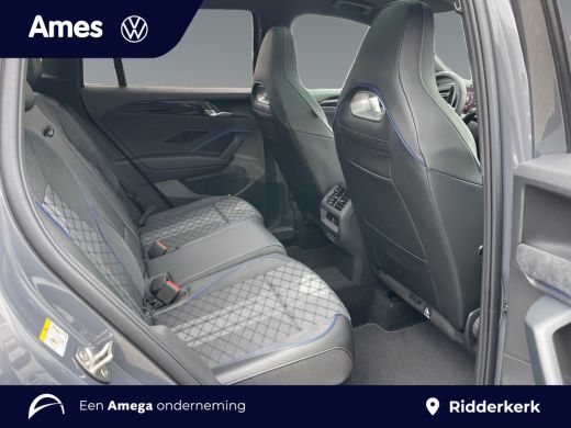 Volkswagen Tiguan R-Line Edition 1.5 eHybrid 204 PK Led-Matrix | Panoramadak | Trekhaak | ActivLease financial lease