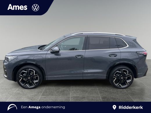 Volkswagen Tiguan R-Line Edition 1.5 eHybrid 204 PK Led-Matrix | Panoramadak | Trekhaak | ActivLease financial lease