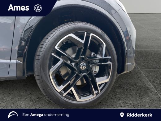 Volkswagen Tiguan R-Line Edition 1.5 eHybrid 204 PK Led-Matrix | Panoramadak | Trekhaak | ActivLease financial lease