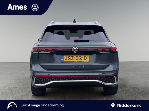 Volkswagen Tiguan R-Line Edition 1.5 eHybrid 204 PK Led-Matrix | Panoramadak | Trekhaak | ActivLease financial lease