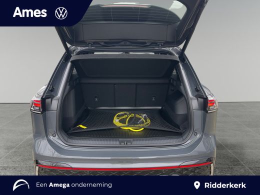 Volkswagen Tiguan R-Line Edition 1.5 eHybrid 204 PK Led-Matrix | Panoramadak | Trekhaak | ActivLease financial lease