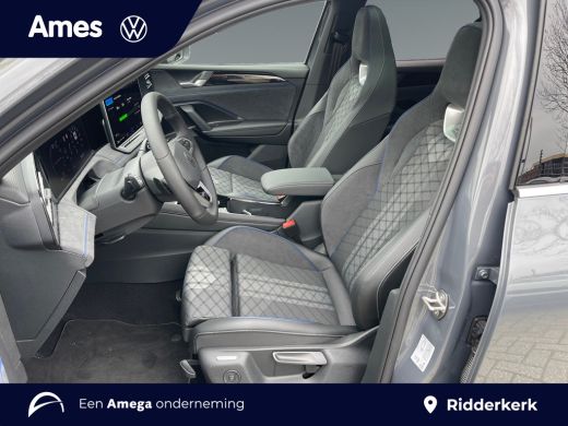 Volkswagen Tiguan R-Line Edition 1.5 eHybrid 204 PK Led-Matrix | Panoramadak | Trekhaak | ActivLease financial lease