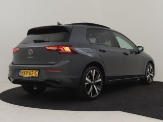 Volkswagen Golf 1.5 eHybrid Life Edition 204Pk DSG/AUTO | Glazen panorama-dak | Achteruitrijcamera | Cruise contr...