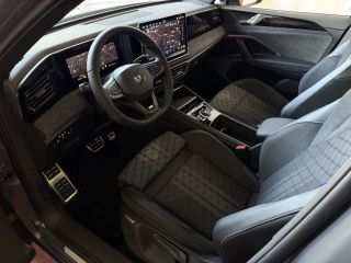 Volkswagen Tiguan 1.5 eHYBRID 272 PK NW AUTO R-LINE VW.TREKHAAK BLACK PANO XL.NAVI STOEL/STUUR VERW. BLACK.STYLE 36...