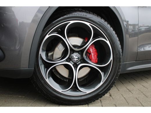 Alfa Romeo Stelvio 2.0 T AWD Sprint | Panoramadak | Ledere bekleding | Trekhaak | Cruise control adaptief | Camera |... ActivLease financial lease