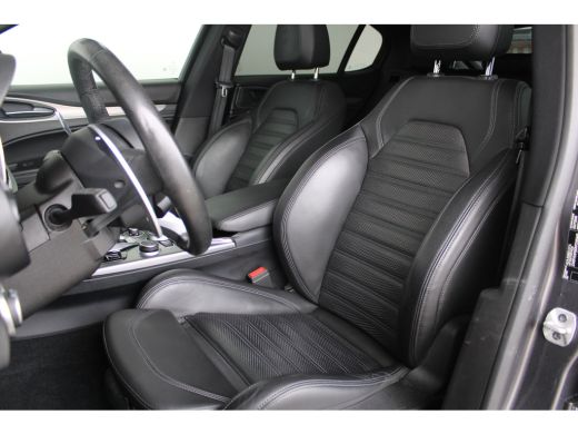 Alfa Romeo Stelvio 2.0 T AWD Sprint | Panoramadak | Ledere bekleding | Trekhaak | Cruise control adaptief | Camera |... ActivLease financial lease