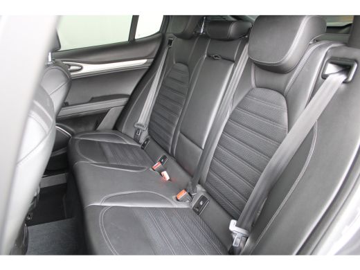 Alfa Romeo Stelvio 2.0 T AWD Sprint | Panoramadak | Ledere bekleding | Trekhaak | Cruise control adaptief | Camera |... ActivLease financial lease
