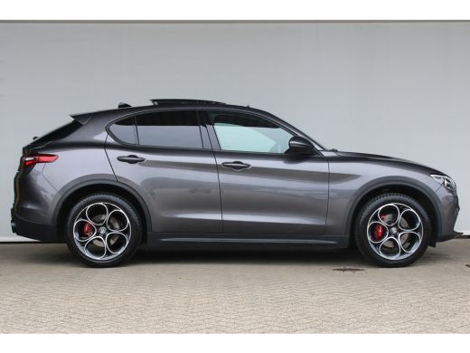 Alfa Romeo Stelvio 2.0 T AWD Sprint | Panoramadak | Ledere bekleding | Trekhaak | Cruise control adaptief | Camera |... ActivLease financial lease