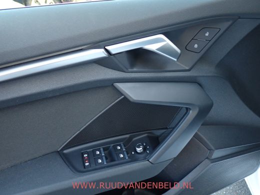 Audi A3 Sportback 30 TFSI Advanced edition CARPLAY /  LED / SPORTSTOELEN / CRUISE ActivLease financial lease