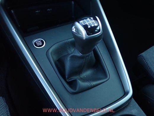 Audi A3 Sportback 30 TFSI Advanced edition CARPLAY /  LED / SPORTSTOELEN / CRUISE ActivLease financial lease