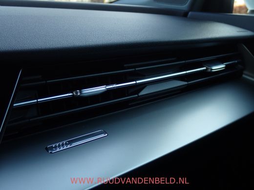 Audi A3 Sportback 30 TFSI Advanced edition CARPLAY /  LED / SPORTSTOELEN / CRUISE ActivLease financial lease