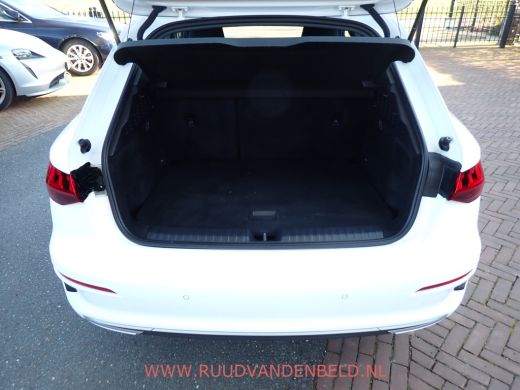 Audi A3 Sportback 30 TFSI Advanced edition CARPLAY /  LED / SPORTSTOELEN / CRUISE ActivLease financial lease