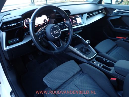 Audi A3 Sportback 30 TFSI Advanced edition CARPLAY /  LED / SPORTSTOELEN / CRUISE ActivLease financial lease