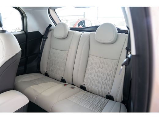 Fiat 500e 3+1 La Prima 42 kWh | 8 Jaar Garantie | SOH 100% | Camera | Navigatie | Leder | Parkeersensoren |... ActivLease financial lease