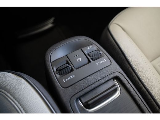 Fiat 500e 3+1 La Prima 42 kWh | 8 Jaar Garantie | SOH 100% | Camera | Navigatie | Leder | Parkeersensoren |... ActivLease financial lease