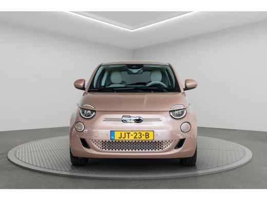 Fiat 500e 3+1 La Prima 42 kWh | 8 Jaar Garantie | SOH 100% | Camera | Navigatie | Leder | Parkeersensoren |... ActivLease financial lease