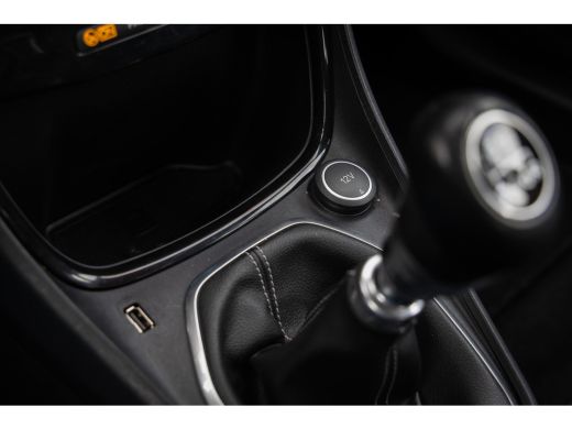 Ford Puma 1.0 EcoBoost Hybrid Titanium | Dealer o.h. | Trekhaak | LED verlichting | Cruise control ActivLease financial lease