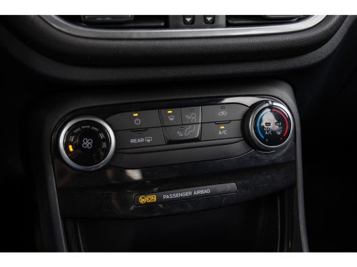 Ford Puma 1.0 EcoBoost Hybrid Titanium | Dealer o.h. | Trekhaak | LED verlichting | Cruise control ActivLease financial lease