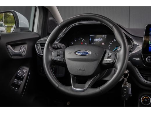 Ford Puma 1.0 EcoBoost Hybrid Titanium | Dealer o.h. | Trekhaak | LED verlichting | Cruise control ActivLease financial lease