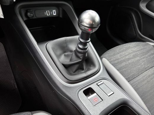 Jeep Avenger 1.2 Longitude CARPLAY-NAVI | CLIMA | CRUISE ActivLease financial lease