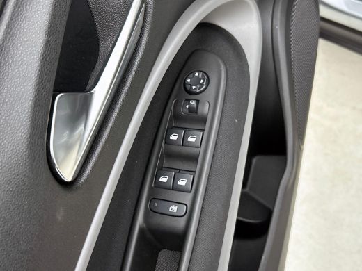 Jeep Avenger 1.2 Longitude CARPLAY-NAVI | CLIMA | CRUISE ActivLease financial lease