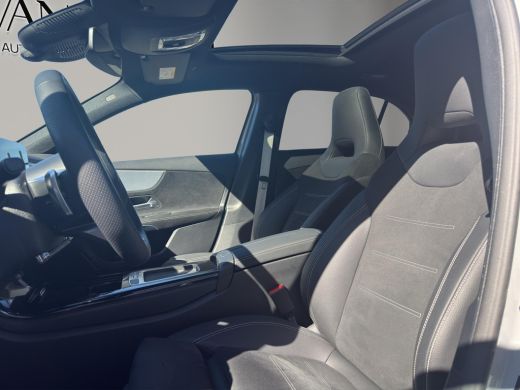 Mercedes-Benz A-Klasse 180 AMG Line | Pano | Sfeer | Stoelverw. | Camera | Trekhaak Electrisch | ActivLease financial lease