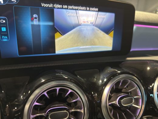 Mercedes-Benz A-Klasse 180 AMG Line | Pano | Sfeer | Stoelverw. | Camera | Trekhaak Electrisch | ActivLease financial lease