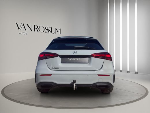 Mercedes-Benz A-Klasse 180 AMG Line | Pano | Sfeer | Stoelverw. | Camera | Trekhaak Electrisch | ActivLease financial lease