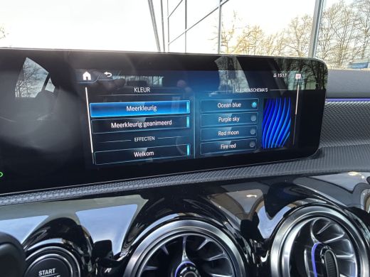 Mercedes-Benz A-Klasse 200 Luxury 164pk // Panoramadak // Carplay // Sfeerverlichting // MultiBeam LED // Keyless Entry ... ActivLease financial lease