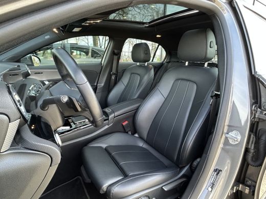 Mercedes-Benz A-Klasse 200 Luxury 164pk // Panoramadak // Carplay // Sfeerverlichting // MultiBeam LED // Keyless Entry ... ActivLease financial lease