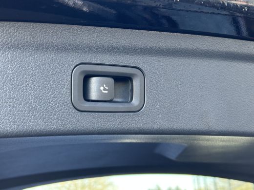 Mercedes-Benz GLE 400e 4Matic AMG // Luchtvering // Trekhaak 3300kg // Head-up // Multi Contour stoelen // Softclos... ActivLease financial lease