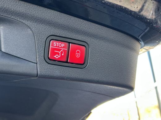 Mercedes-Benz GLE 400e 4Matic AMG // Luchtvering // Trekhaak 3300kg // Head-up // Multi Contour stoelen // Softclos... ActivLease financial lease