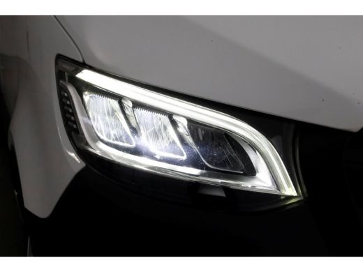 Mercedes-Benz Sprinter 319 CDI 3.0 V6 190pk L2H2 7G Automaat LED/Airco/Trekhaak 3500kg 10-2021 ActivLease financial lease