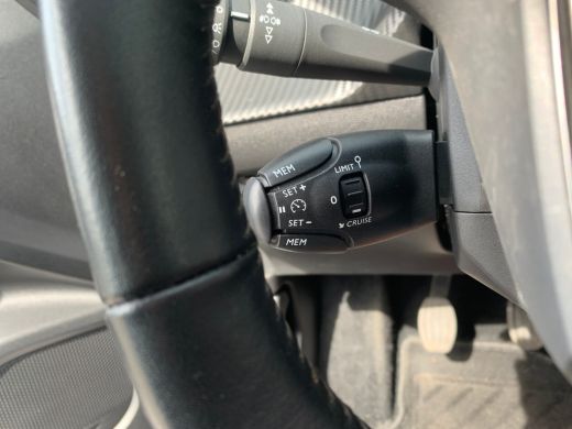 Peugeot 2008 1.2 PureTech Active AppleCarplay/ Android Auto | Cruise Control | Clima | DAB | Navi | Trekhaak | ActivLease financial lease