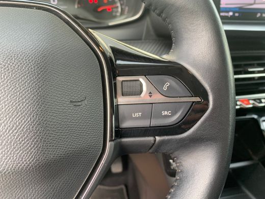 Peugeot 2008 1.2 PureTech Active AppleCarplay/ Android Auto | Cruise Control | Clima | DAB | Navi | Trekhaak | ActivLease financial lease