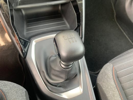 Peugeot 2008 1.2 PureTech Active AppleCarplay/ Android Auto | Cruise Control | Clima | DAB | Navi | Trekhaak | ActivLease financial lease