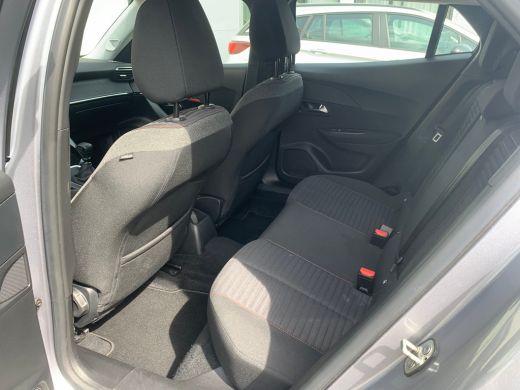 Peugeot 2008 1.2 PureTech Active AppleCarplay/ Android Auto | Cruise Control | Clima | DAB | Navi | Trekhaak | ActivLease financial lease