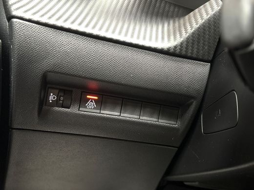 Peugeot 2008 1.2 PureTech Allure Sport 131Pk (VIRTUAL COCKPIT, APPLE CARPLAY, GROOT NAVI, 360 CAMERA, LEDER, S... ActivLease financial lease