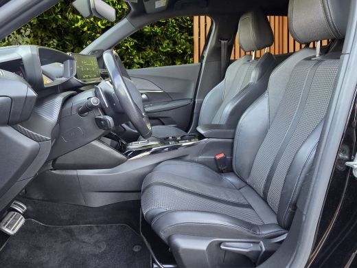 Peugeot 2008 1.2 PureTech GT Pack | Trekhaak | 360 Camera | Focal audio | Adaptive Cruise ActivLease financial lease