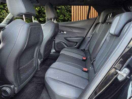 Peugeot 2008 1.2 PureTech GT Pack | Trekhaak | 360 Camera | Focal audio | Adaptive Cruise ActivLease financial lease