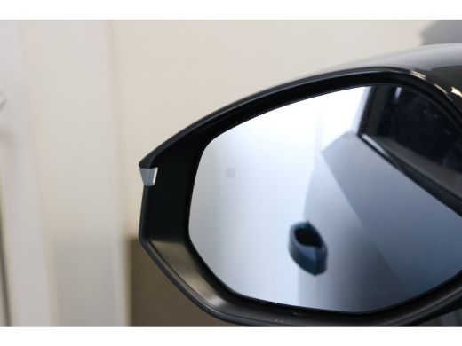 Peugeot 5008 1.2 Hybrid 145 GT | Panoramadak | Stoelen voor en achter verw. | Massage | Camera rondom | Stuurw... ActivLease financial lease