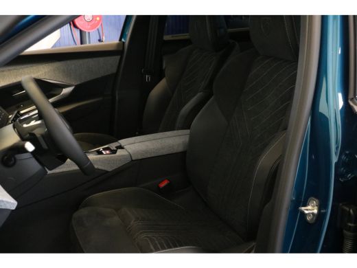 Peugeot 5008 1.2 Hybrid 145 GT | Panoramadak | Stoelen voor en achter verw. | Massage | Camera rondom | Stuurw... ActivLease financial lease