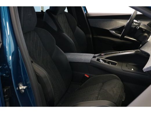 Peugeot 5008 1.2 Hybrid 145 GT | Panoramadak | Stoelen voor en achter verw. | Massage | Camera rondom | Stuurw... ActivLease financial lease