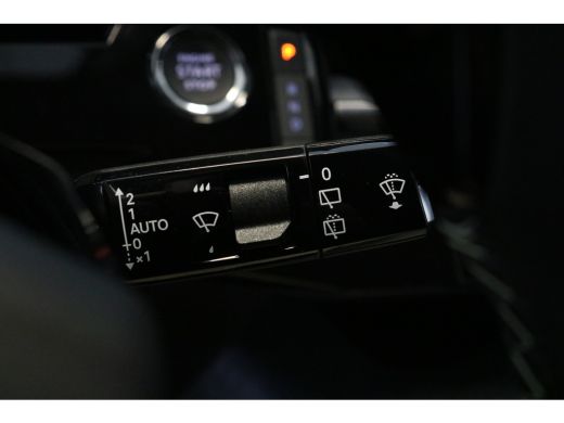 Peugeot 5008 1.2 Hybrid 145 GT | Panoramadak | Stoelen voor en achter verw. | Massage | Camera rondom | Stuurw... ActivLease financial lease