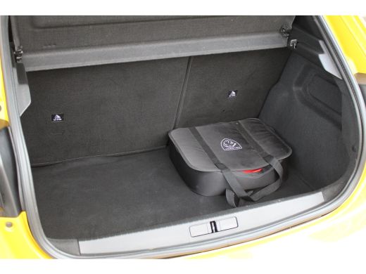 Peugeot e-208 EV GT 350 50 kWh | Camera | Stoelverwarming | Adaptive Cruise |Carplay | Navi | Climate Controle ... ActivLease financial lease